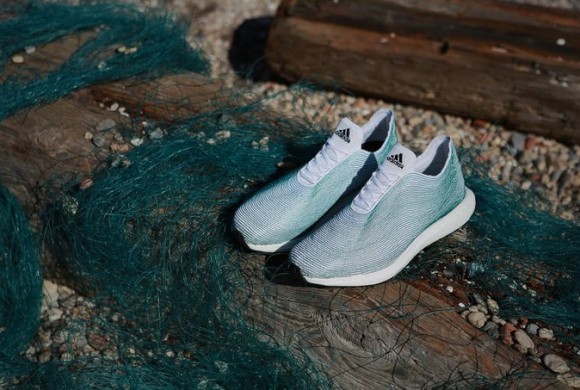 Adidas сделал обувь из отходов, загрязняющих океан
