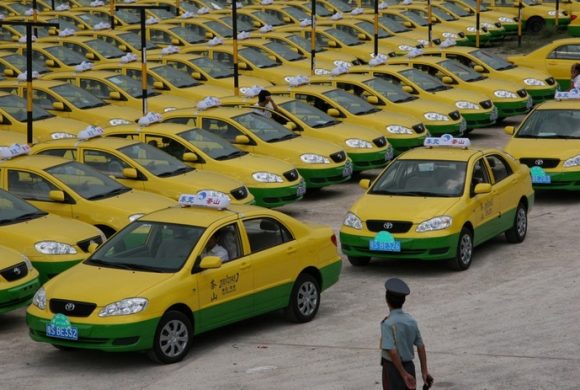 В Пекине ВСЕ такси станут электромобилями